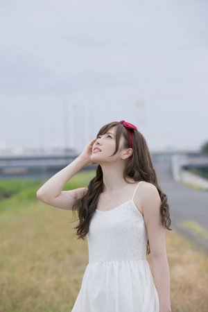 小雪撑肿腿合不上